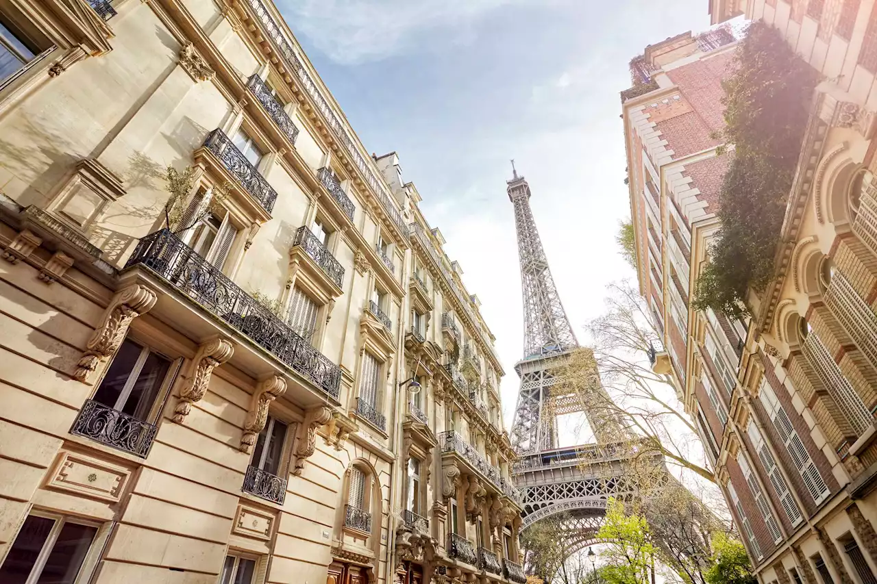 Alerta de Bomba en la Torre Eiffel provocó evacuación preventiva