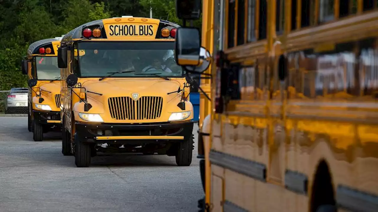 Kentucky school system closes after 'transportation disaster' leaves kids on buses and in schools for hours | CNN