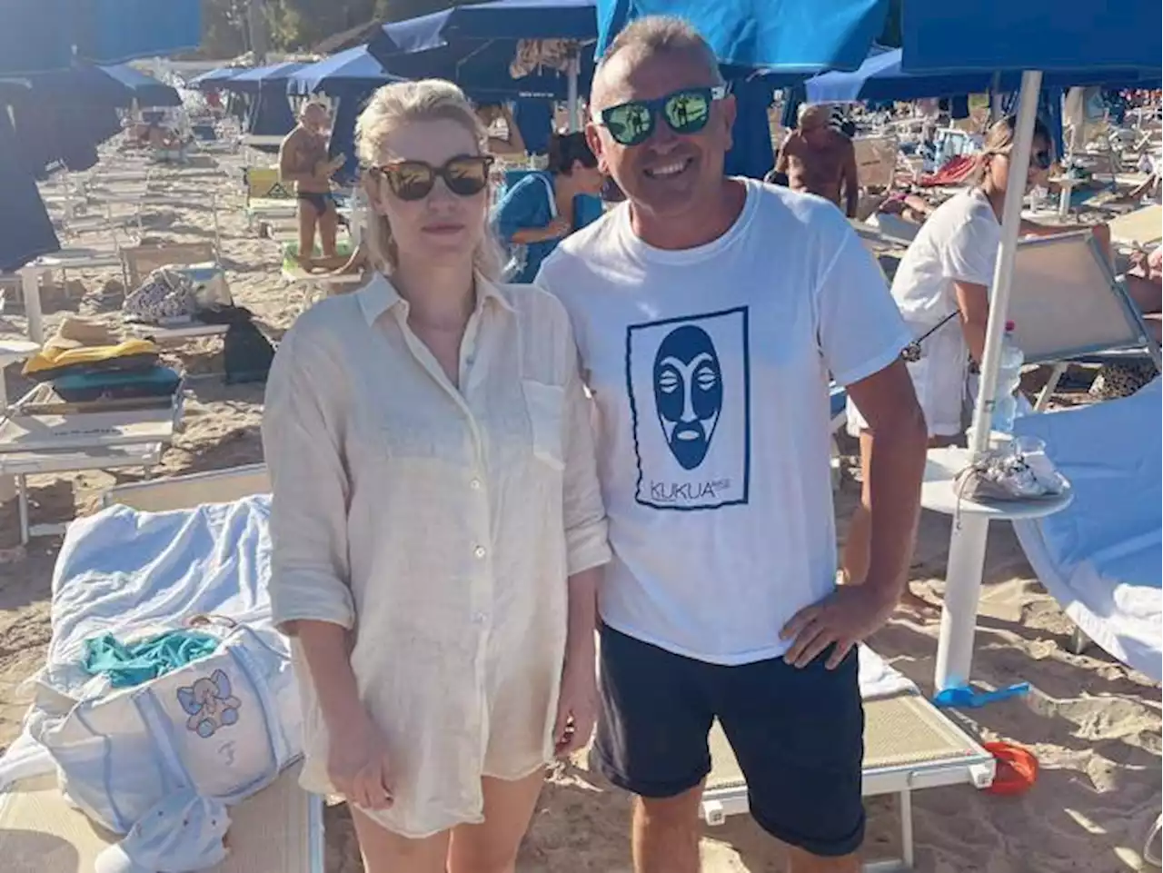 Luigi e Barbara Berlusconi in Sicilia: il pranzo a Portopalo e i selfie all’Isola delle Correnti