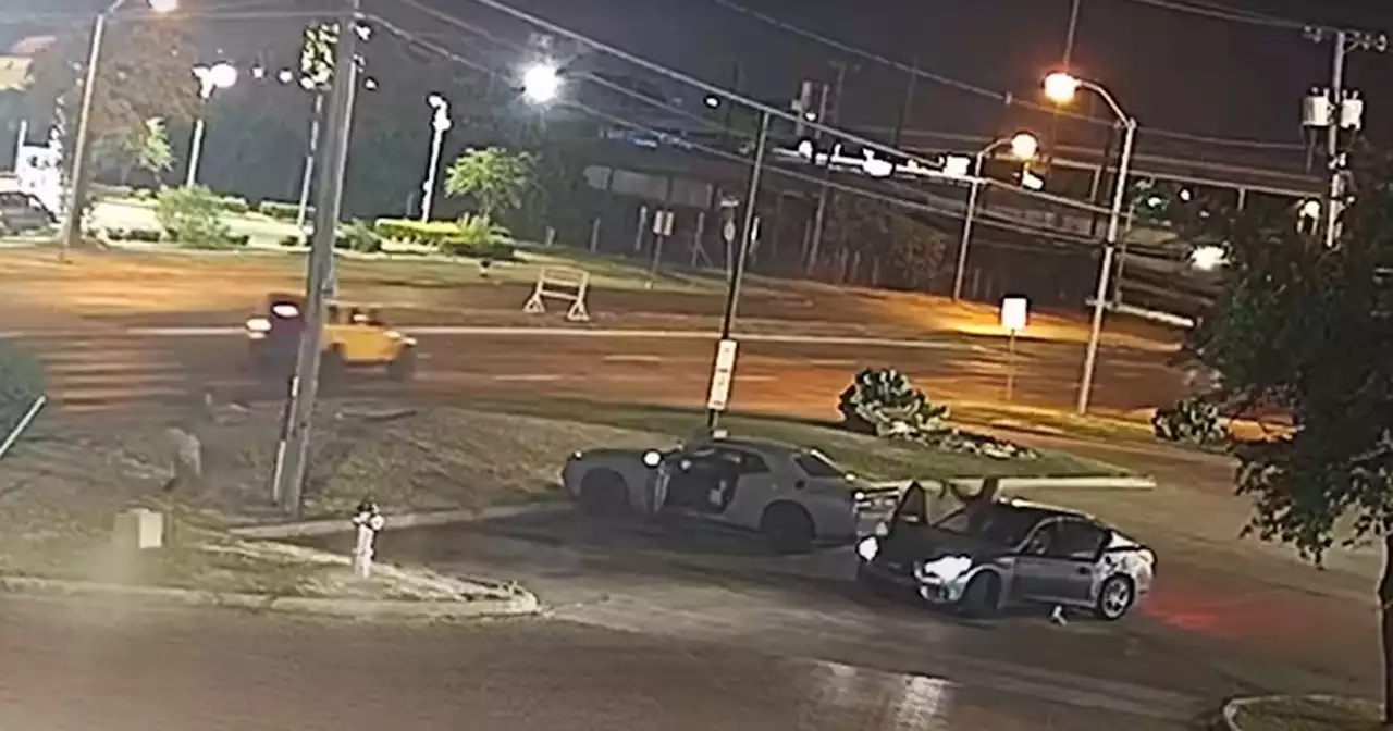 Carjackers fired 9 times at Dallas officer at close range, chief says