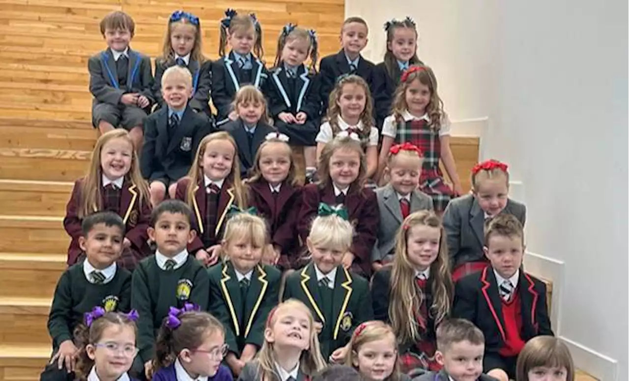 Juego de gemelos: 17 pares de mellizos empiezan primaria en Inverclyde (Escocia)