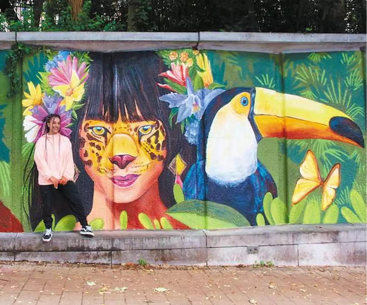 La colombiana que llevó la biodiversidad del país hasta un gran mural en Bruselas