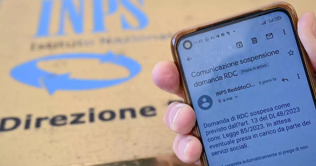 Via il Rdc per tutti, anche per gli occupabili, trattati come abusivi