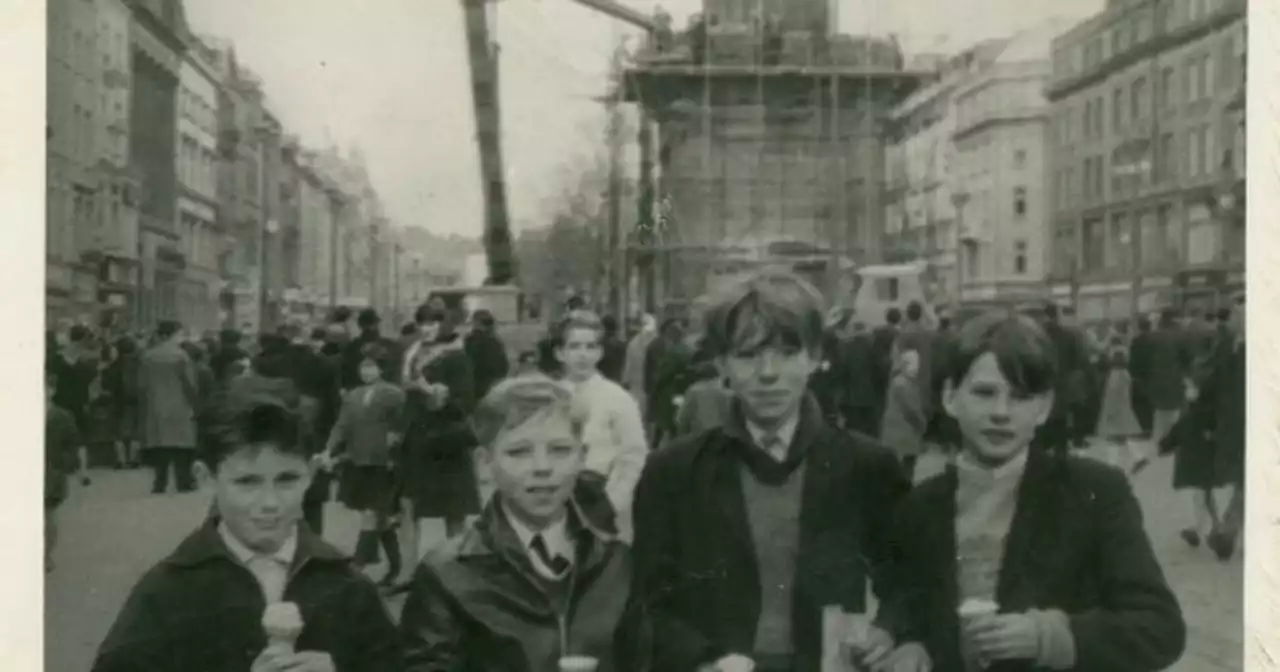 The man on the bridge: the Ukrainian photographer who captured life on Dublin’s O’Connell Street