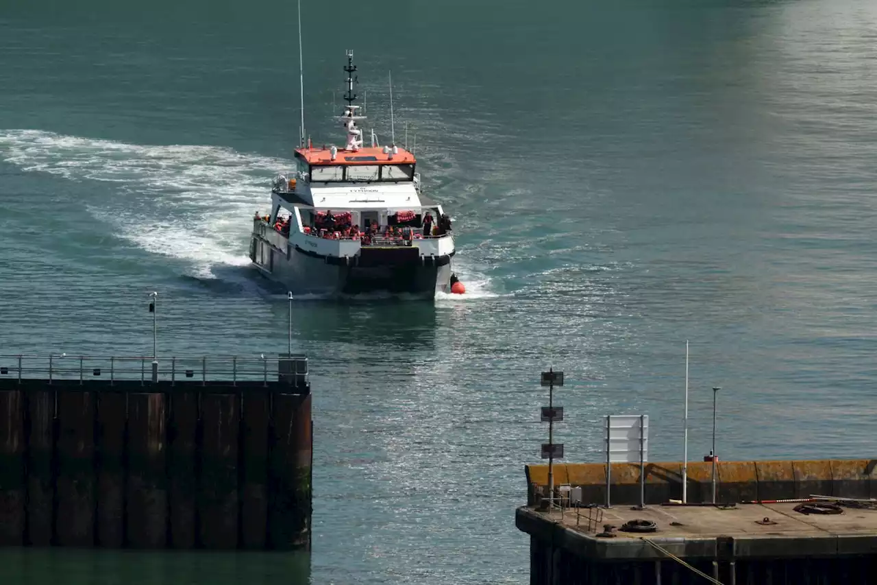 Naufrage dans la Manche : six morts et une cinquantaine de migrants secourus