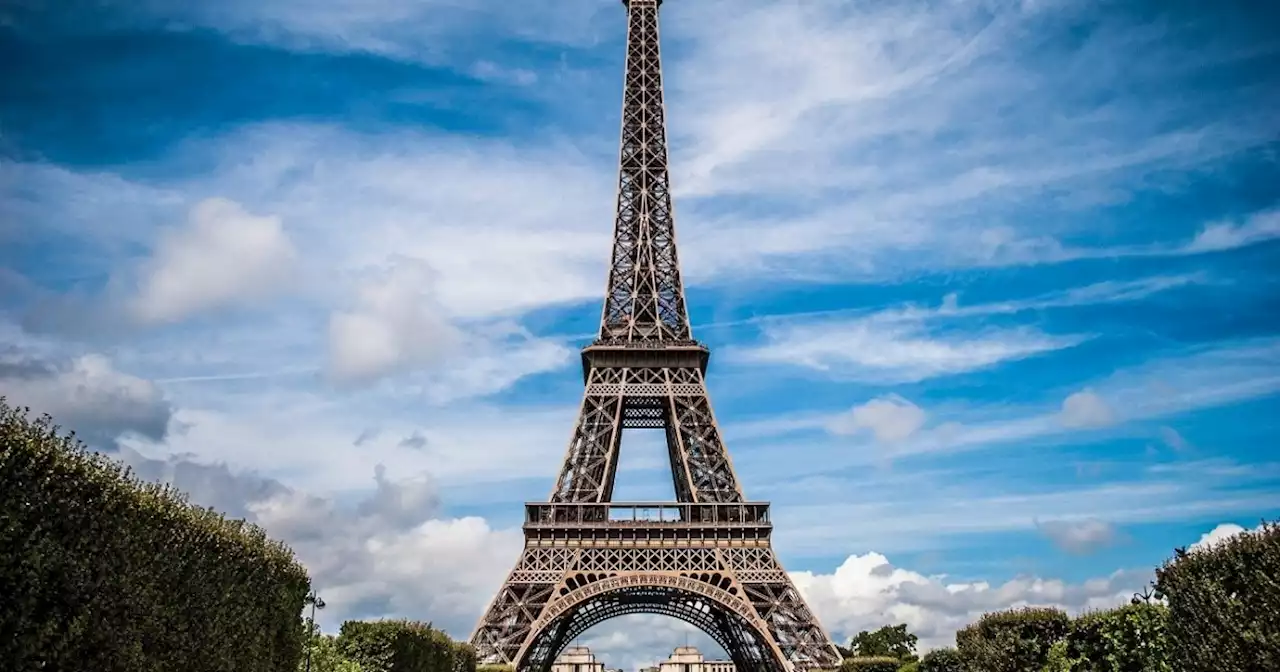 Evacúan la Torre Eiffel y sus alrededores por amenaza de bomba