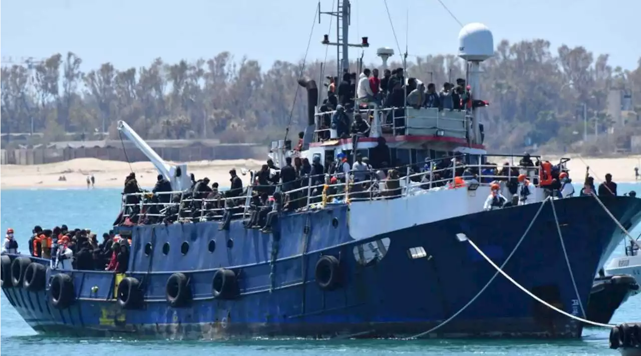 Migranti, a Pantelleria sbarcati in oltre 250: 100 sono minori