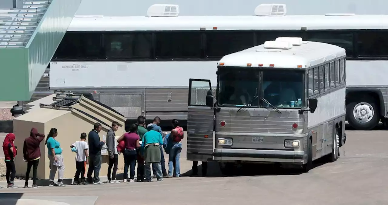 3-year-old on Texas migrant bus dies on way to Chicago