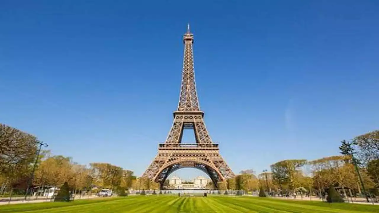 Evacuaron la Torre Eiffel por una amenaza de bomba