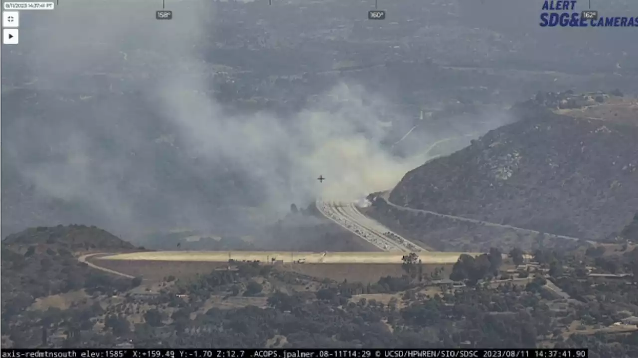 Brush fire sparks alongside I-15 in Bonsall