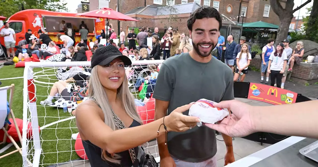 Love Island winners Jess and Sammy celebrate Lionesses with a cheeseburger