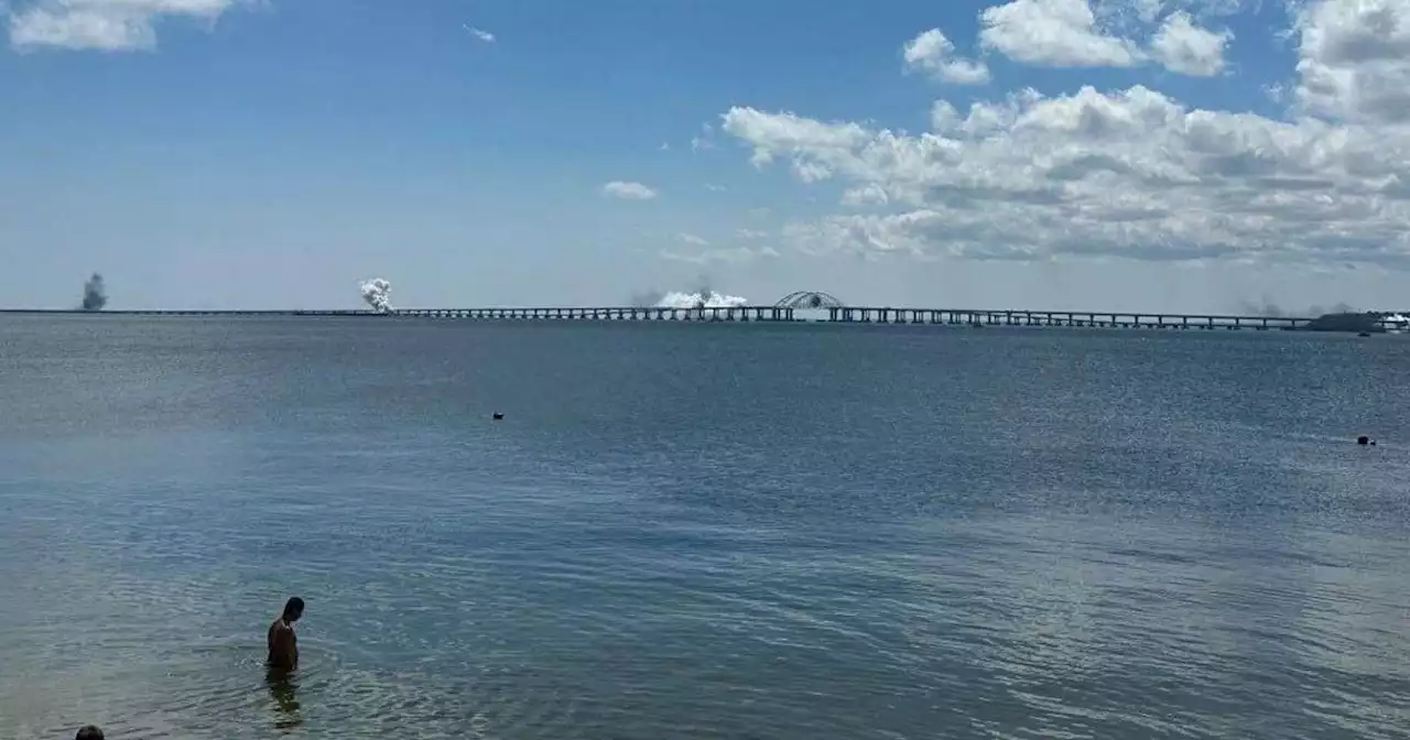 Missili e droni di Kiev sulla Crimea, chiuso di nuovo il ponte di Kerch