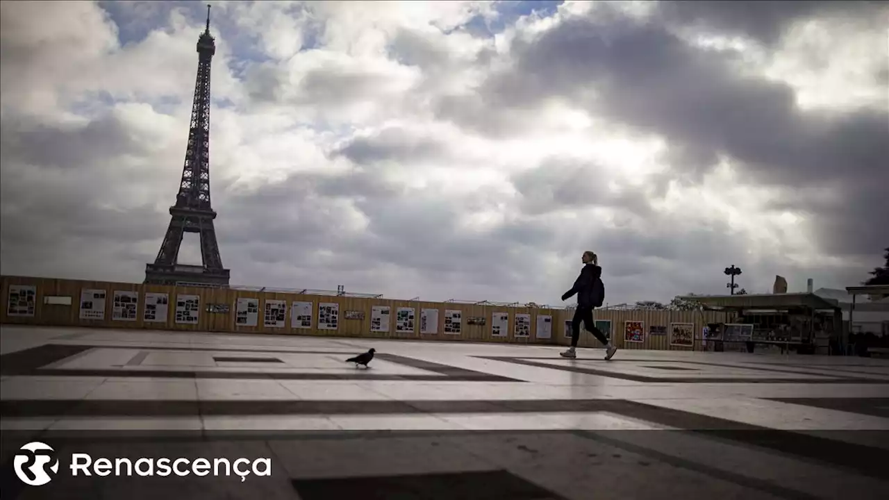 Torre Eiffel evacuada depois de ameaça de bomba - Renascença