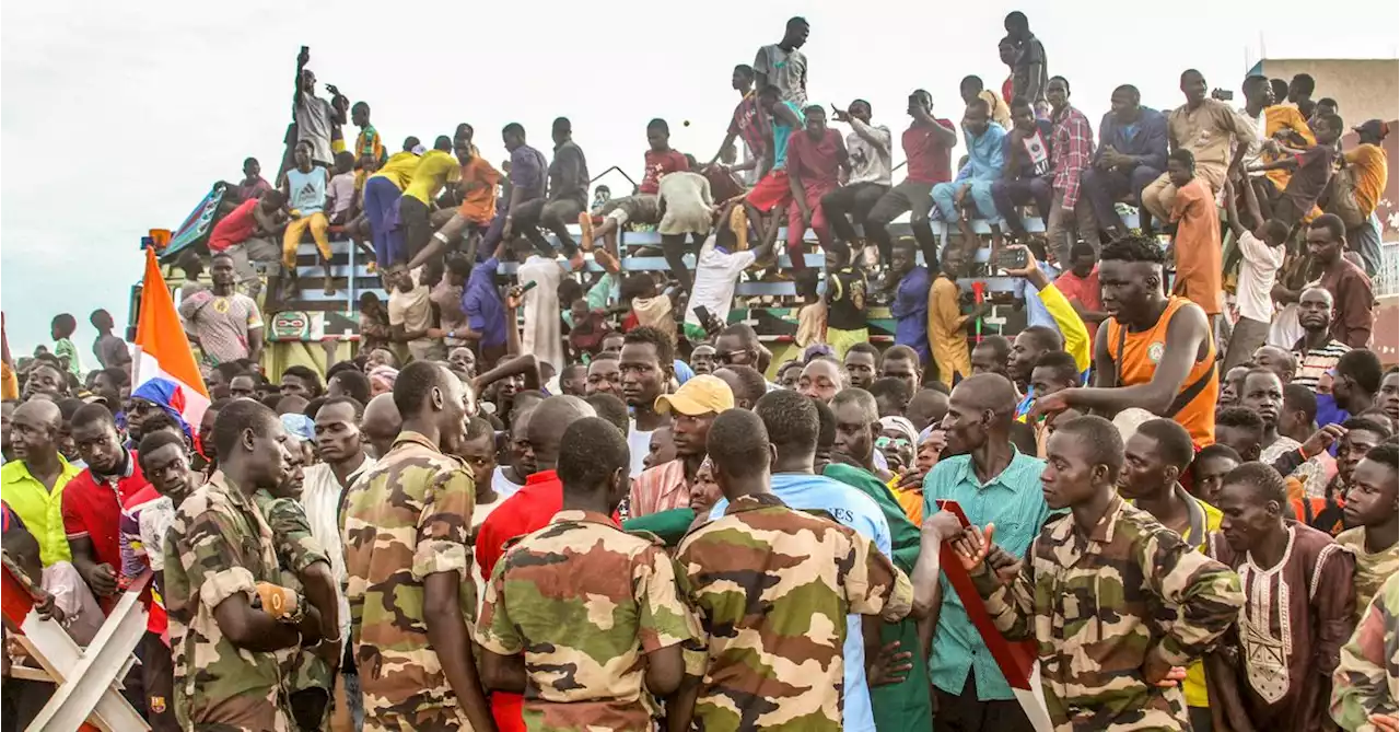 Niger coup supporters rally as regional force mulls intervention