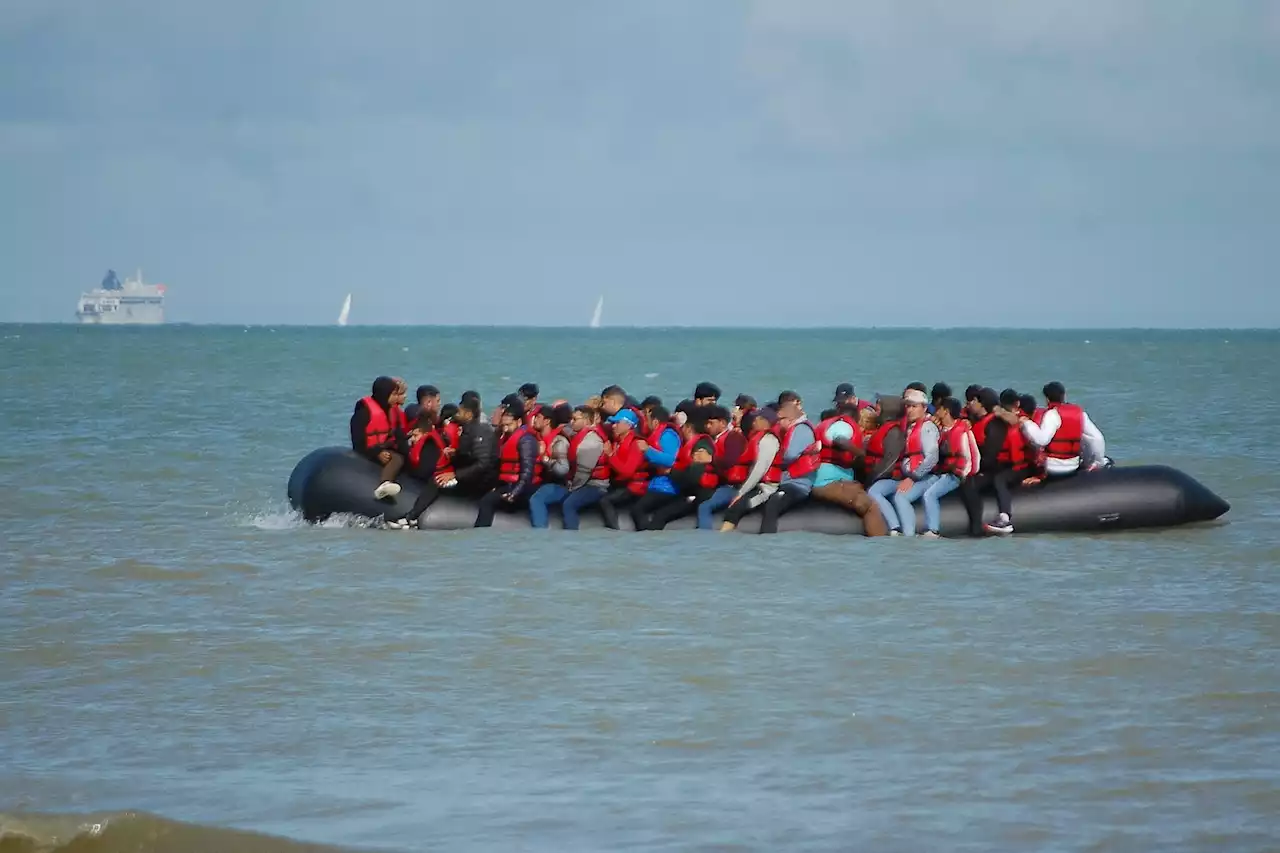 La Manche : au moins six morts dans le naufrage d'un bateau de migrants