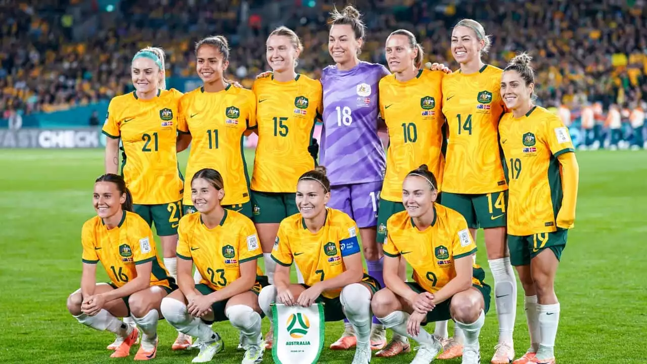 Matildas v France kicks off as hosts hope to win first Women's World Cup Quarterfinal