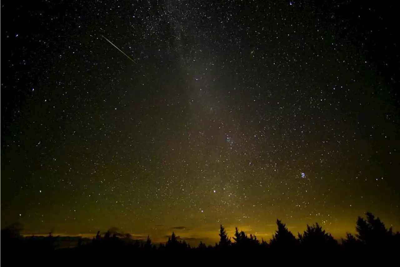 5 Fenomena Spektakuler Ini Akan Terlihat di Langit Indonesia saat Hujan Meteor Besok