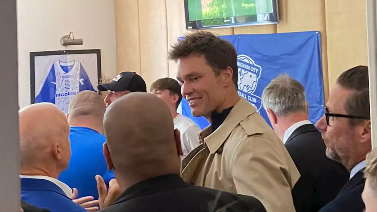 NFL star Tom Brady stuns Birmingham fans by meeting them in pub before match