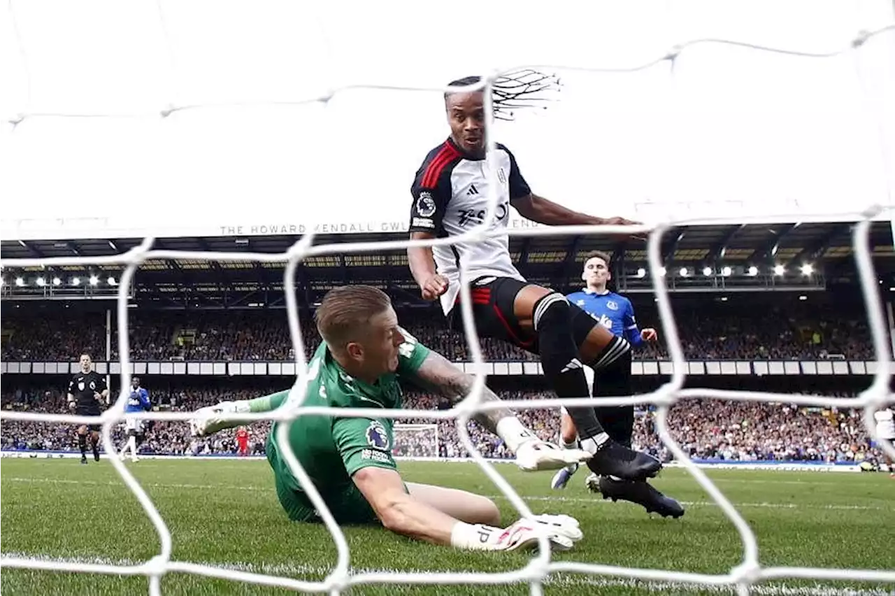 Everton manager Sean Dyche bemoans disallowed goal in Fulham loss