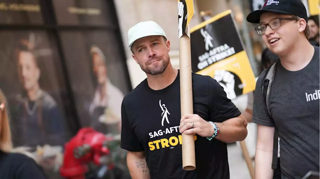 Stephen Amell Hits the Picket Line After Criticism for Anti-Strike Statements