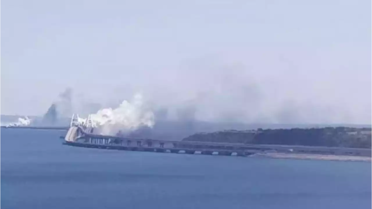 Ukraina Kembali Serang Jembatan Krimea