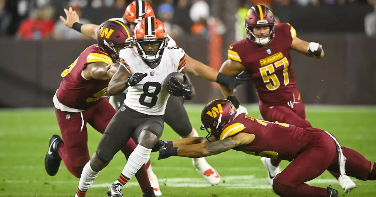 Browns WR Elijah Moore leaves field in first quarter with rib injury after visit to medical tent