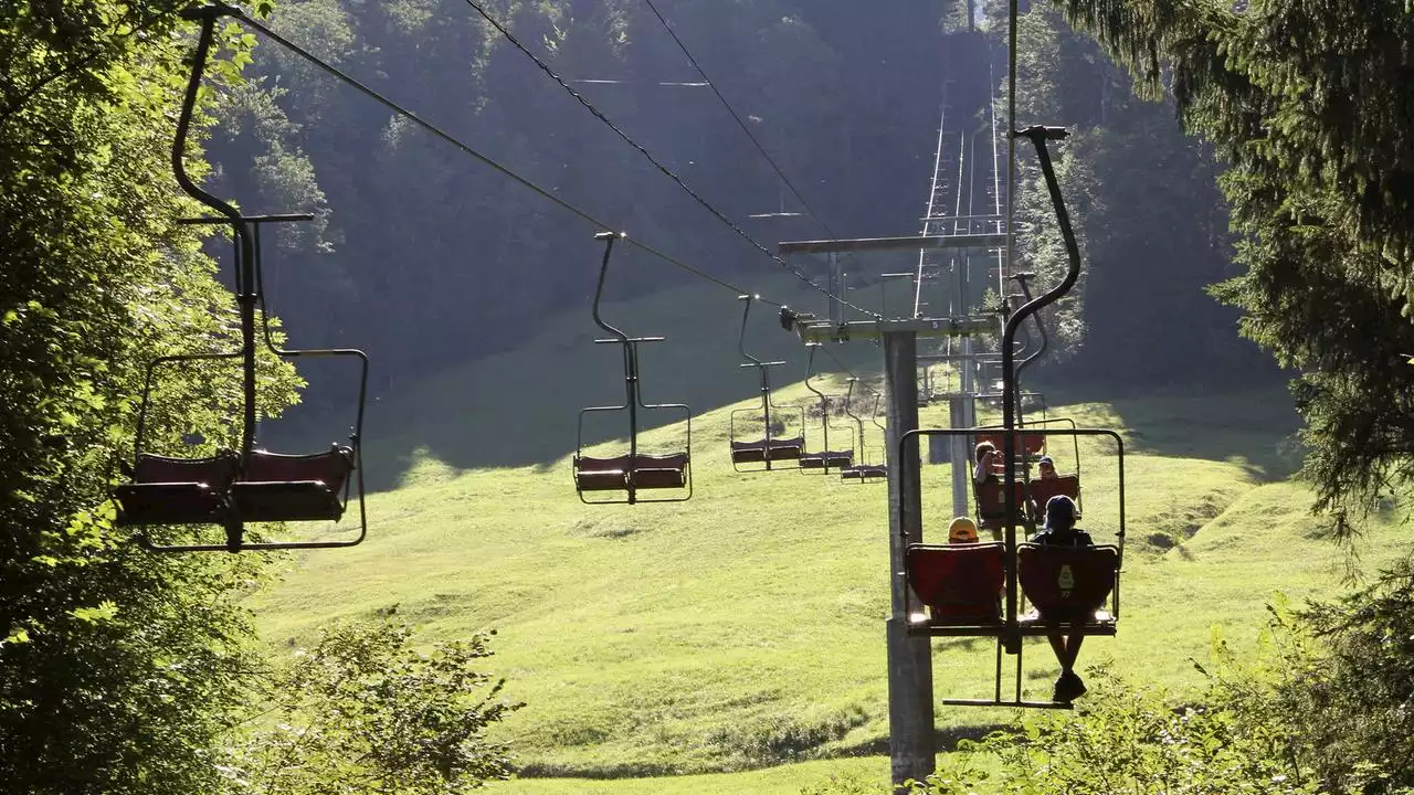 Österreich: Seilbahn-Sessel löst sich, Urlauber stürzt ab