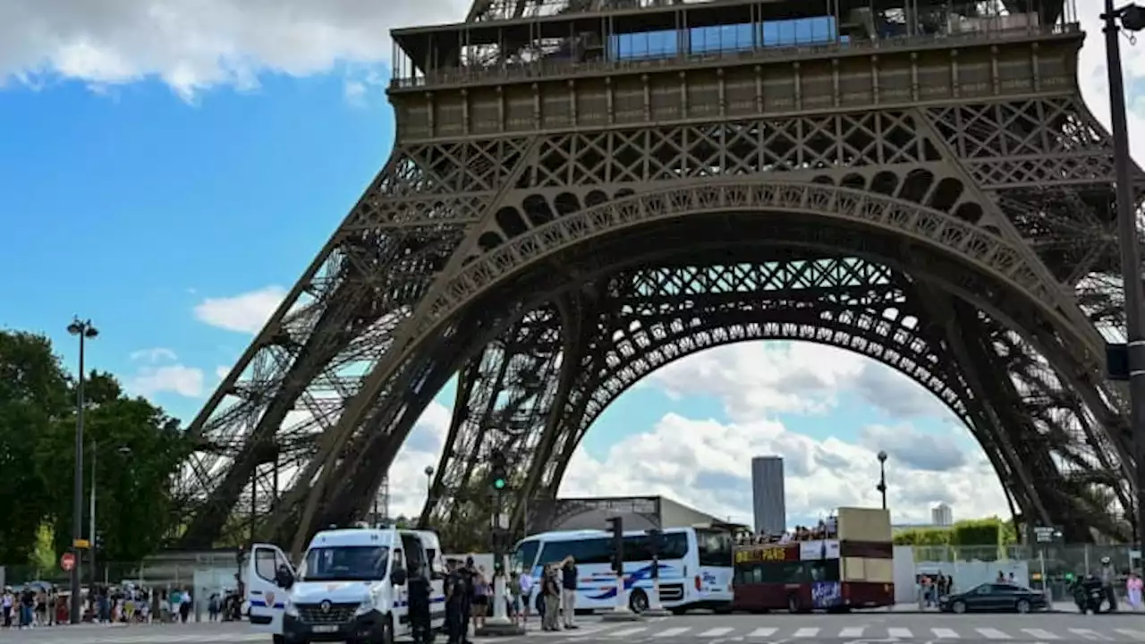 Paris: la tour Eiffel de nouveau évacuée ce samedi soir, quelques heures après une première alerte