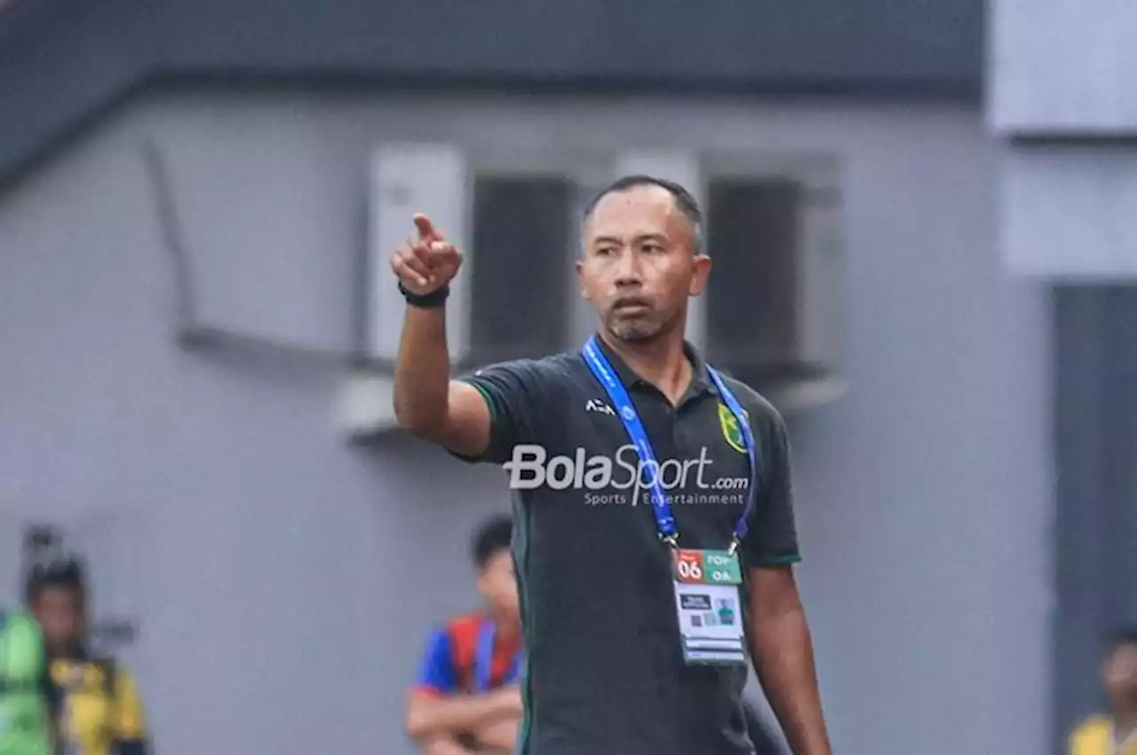 Uston Nawawi Apresiasi Pemain Seusai Bawa Persebaya Raih Kemenangan Perdana di Kandang - Bolasport.com