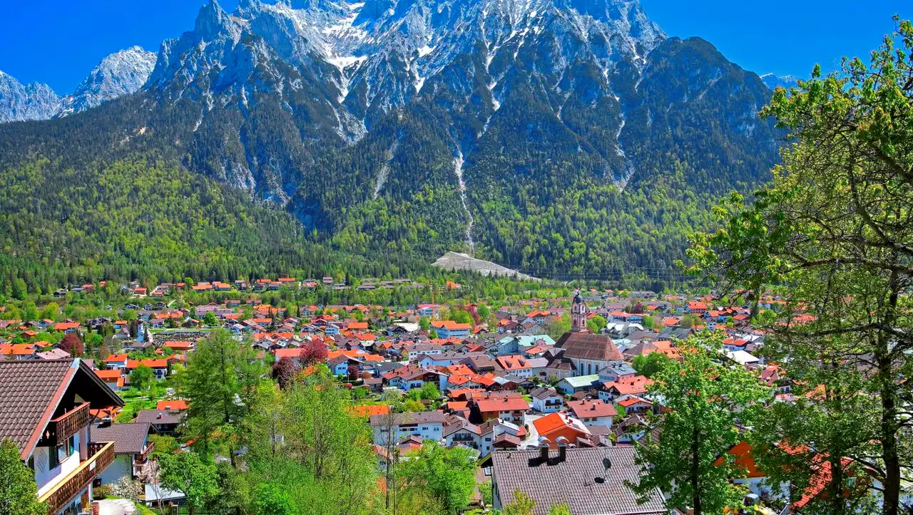 Bayerische Alpen: Bergführer hilft Frau bei Klettertour – und wird brutal verprügelt