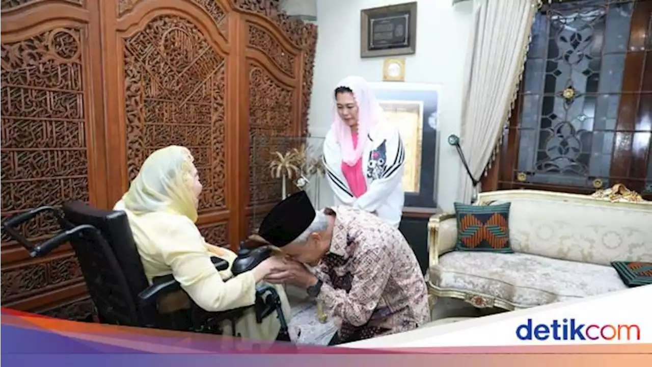 Ganjar Temui Istri Gus Dur dan Yenny Wahid di Ciganjur