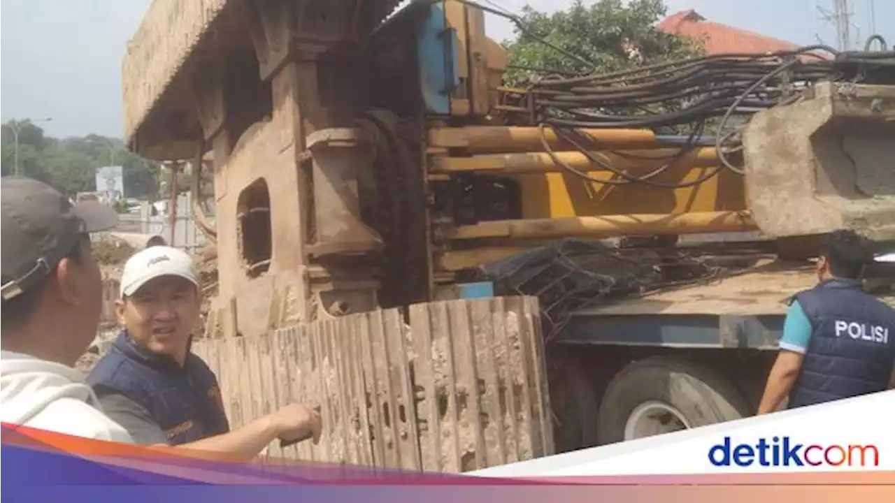 Horor Crane Jatuh dari Trailer di Merak Tewaskan Operator