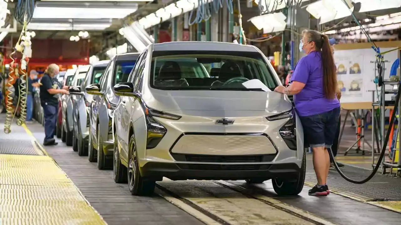 GM Said To Extend 2023 Chevy Bolt EV/EUV Production Into December