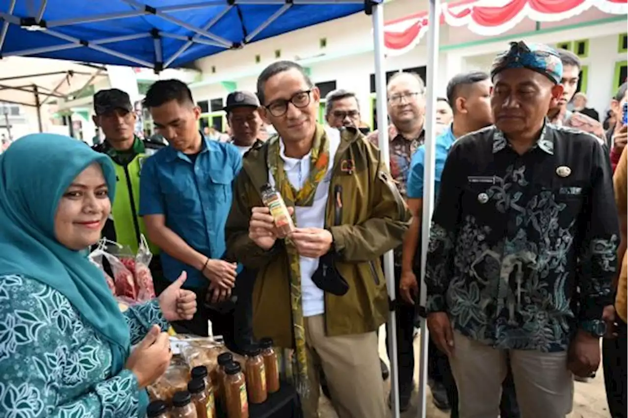 Sandiaga Uno Berikan Bantuan DPUP Bagi 5 Desa Wisata Di Jawa Barat