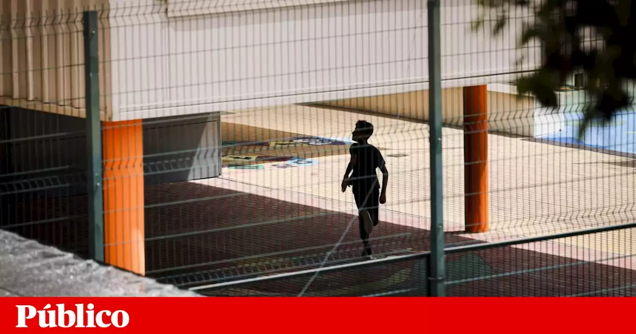 Ministério instaura processo a director escolar que quis contratar a mulher. Há mais visados