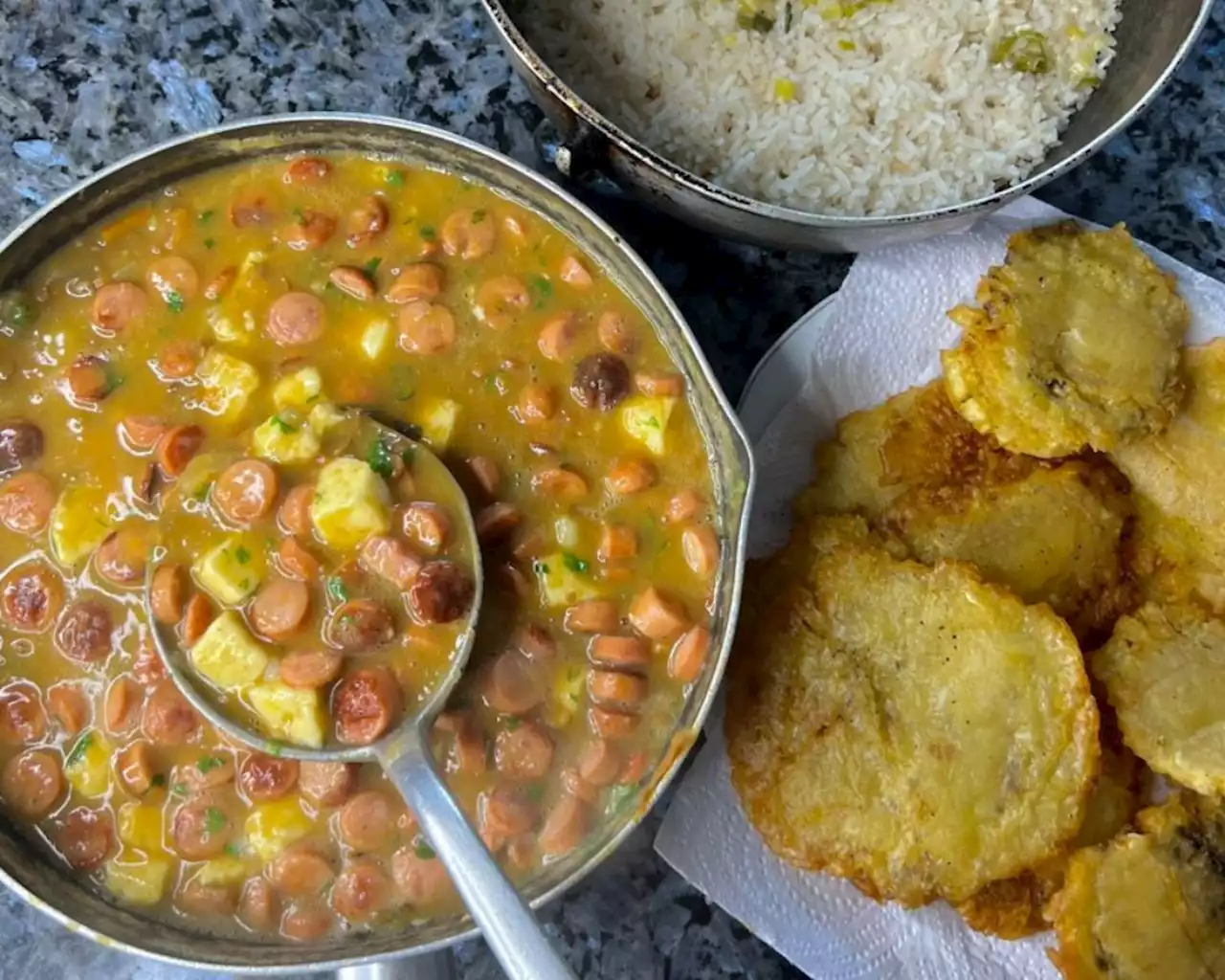 Aprenda cómo preparar lentejas con queso costeño, un ingrediente especial cargado de sabor - Pulzo