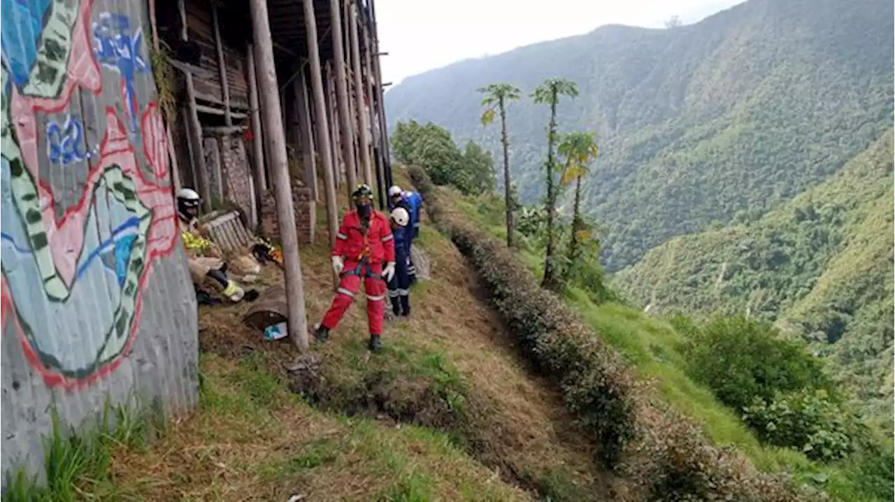 Bomberos lograron rescatar el cuerpo de un hombre que se lanzó al Salto del Tequendama - Pulzo