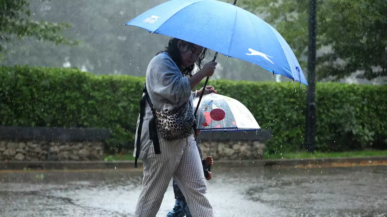 UK weather: Heavy rain to drench UK before temperatures soar to 30C next week