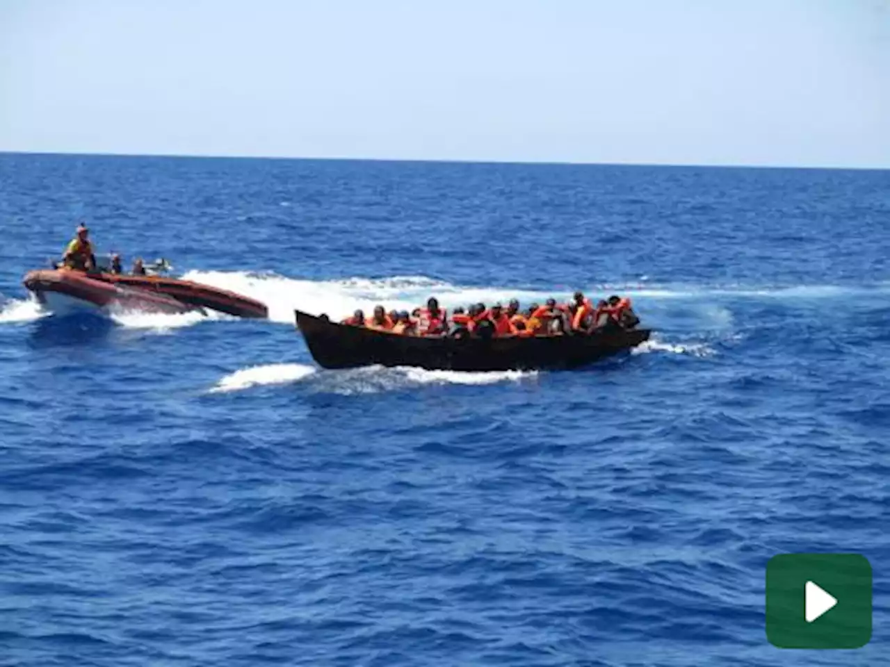 Migranti, naufragio al largo di Marettimo: un morto e un disperso