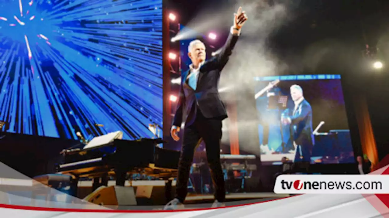 David Foster Sukses Ajak Penonton Nostalgia di Konser HITMAN Asia Tour 2023