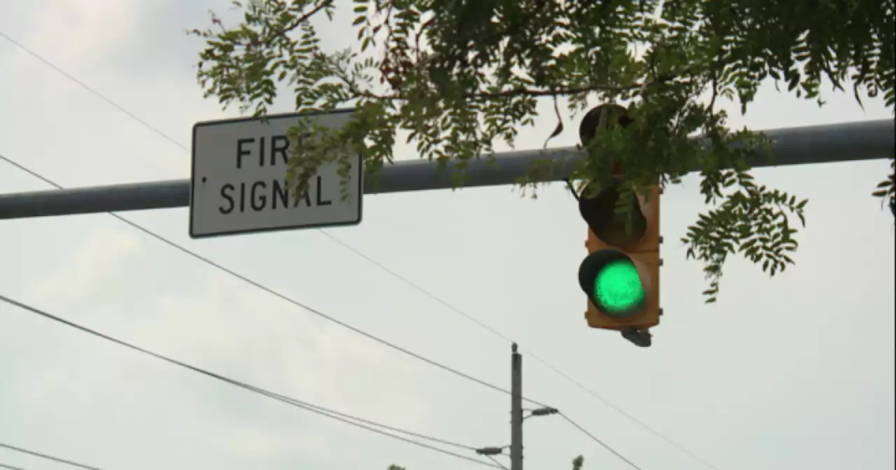 Traffic lights out at Brainard and Cedar Road; drivers asked to avoid the area