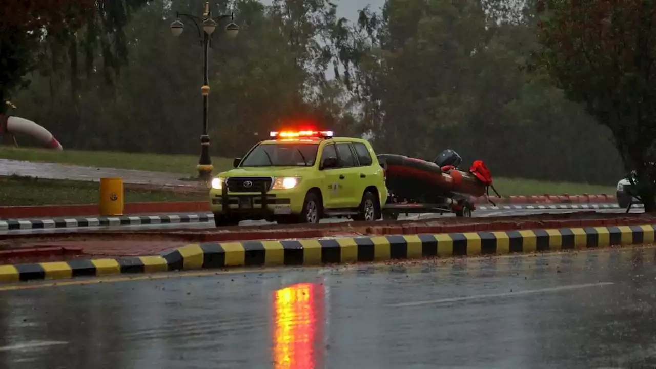 «الدفاع المدني» تحذر من ازدياد فرص هطول أمطار رعدية على معظم المناطق