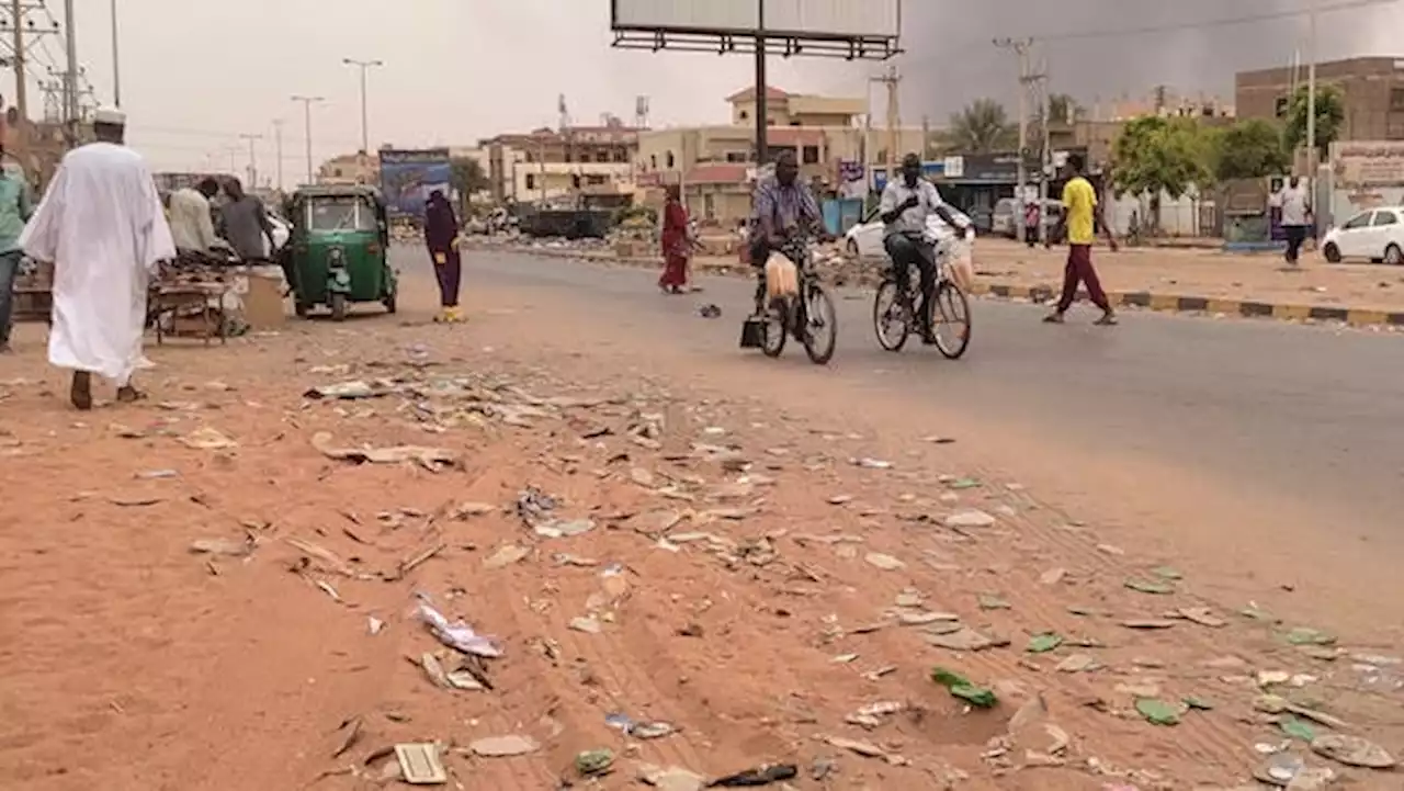 الحرب قلبت حياة السودانيين.. وحفار القبور المهنة الأهم!