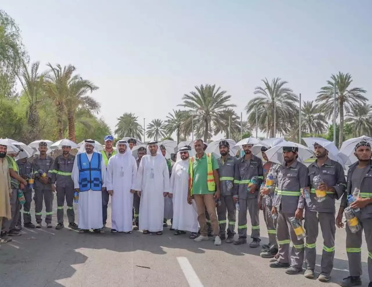 تنفيذ مبادرة «في عونكم» لإسعاد العمال في بني ياس | صحيفة الخليج