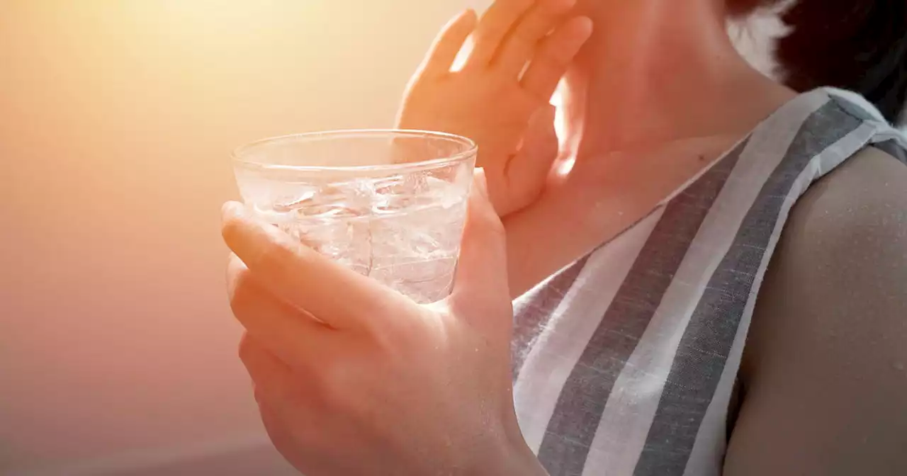 How to spot the symptoms of dehydration, according to experts