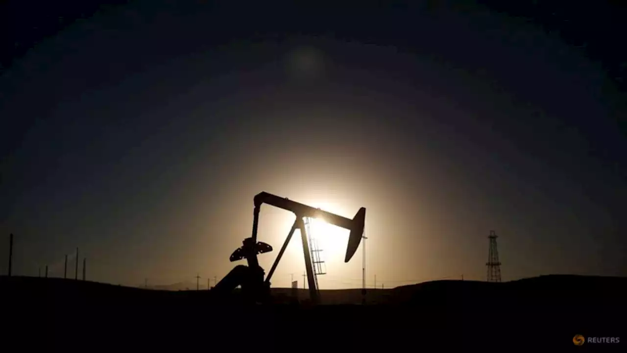 Oil eases on stronger dollar, China demand concerns