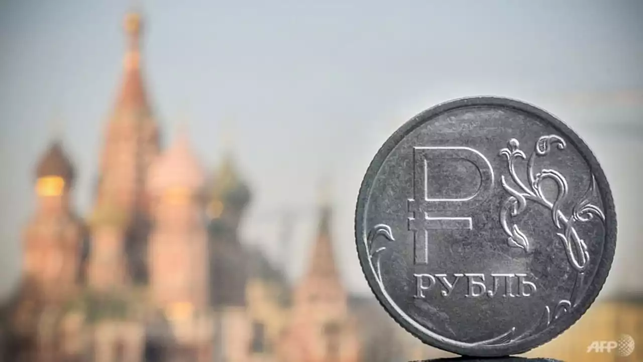 Russia's currency hits lowest level since beginning of war in Ukraine