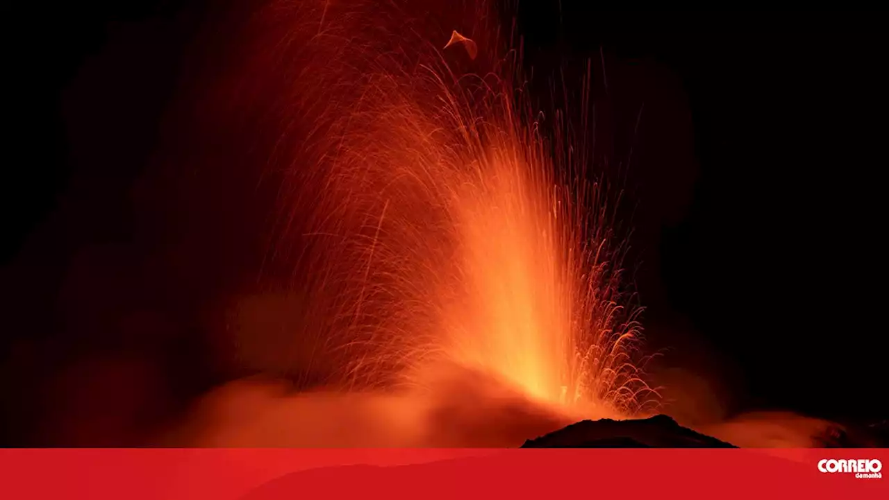 Aeroporto em Itália encerrado devido a erupção do vulcão Etna