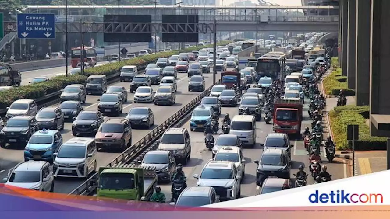 Potret Kendaraan yang Disebut Jadi Penyebab Polusi Udara di Jakarta