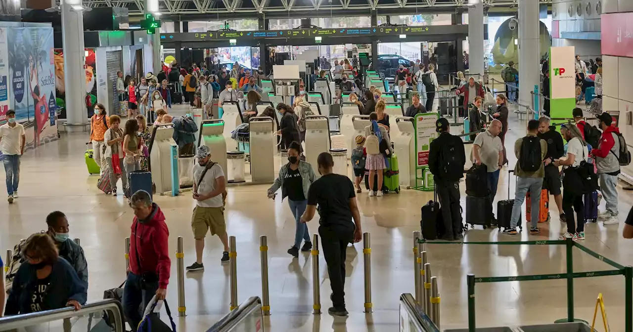 Passageiros nos aeroportos nacionais crescem mais de 28% para 31,3 milhões